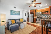 Sunshine-Shopping-Dining! In the heart of DTSP