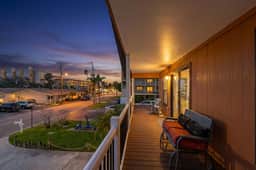 Joe's Beach House | Walk to IRB | Family Friendly - Image 2