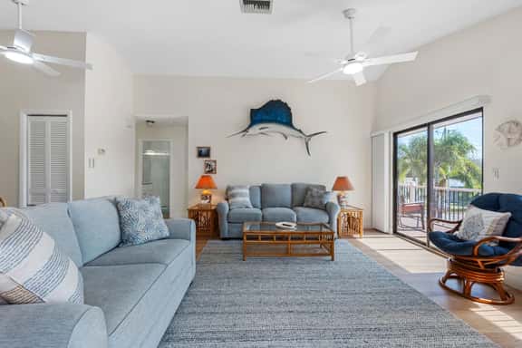 Joe's Beach House | Walk to IRB | Family Friendly - Image 1