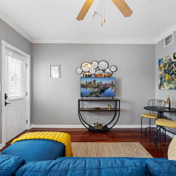 Urban Retreat • Explore DTSP, Walk Everywhere! - Image 1